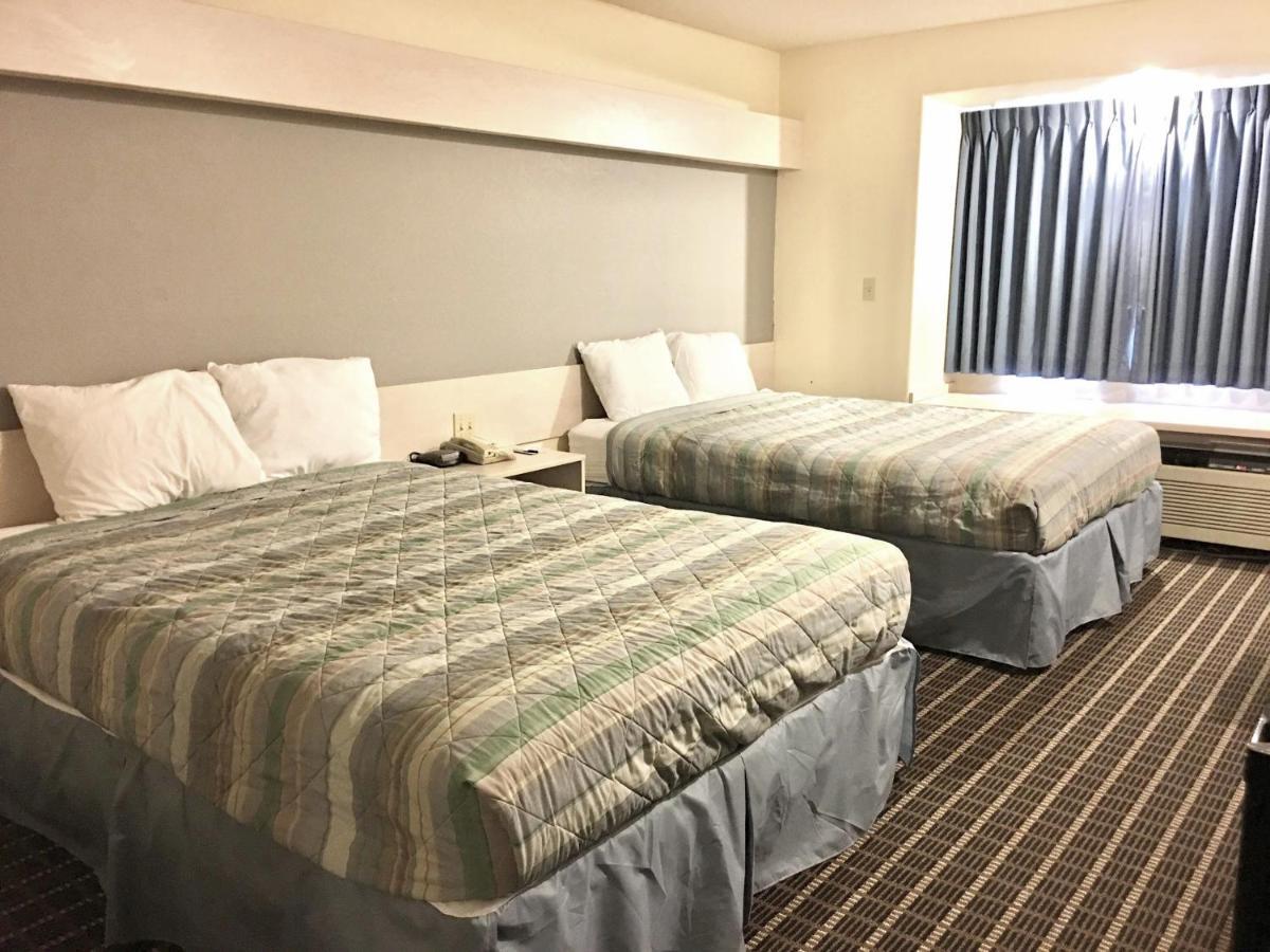 Travelodge By Wyndham Chadron Kültér fotó