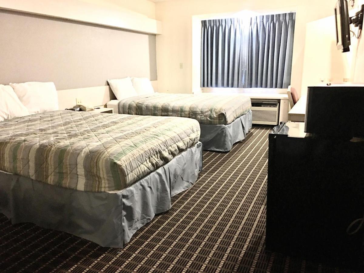 Travelodge By Wyndham Chadron Kültér fotó