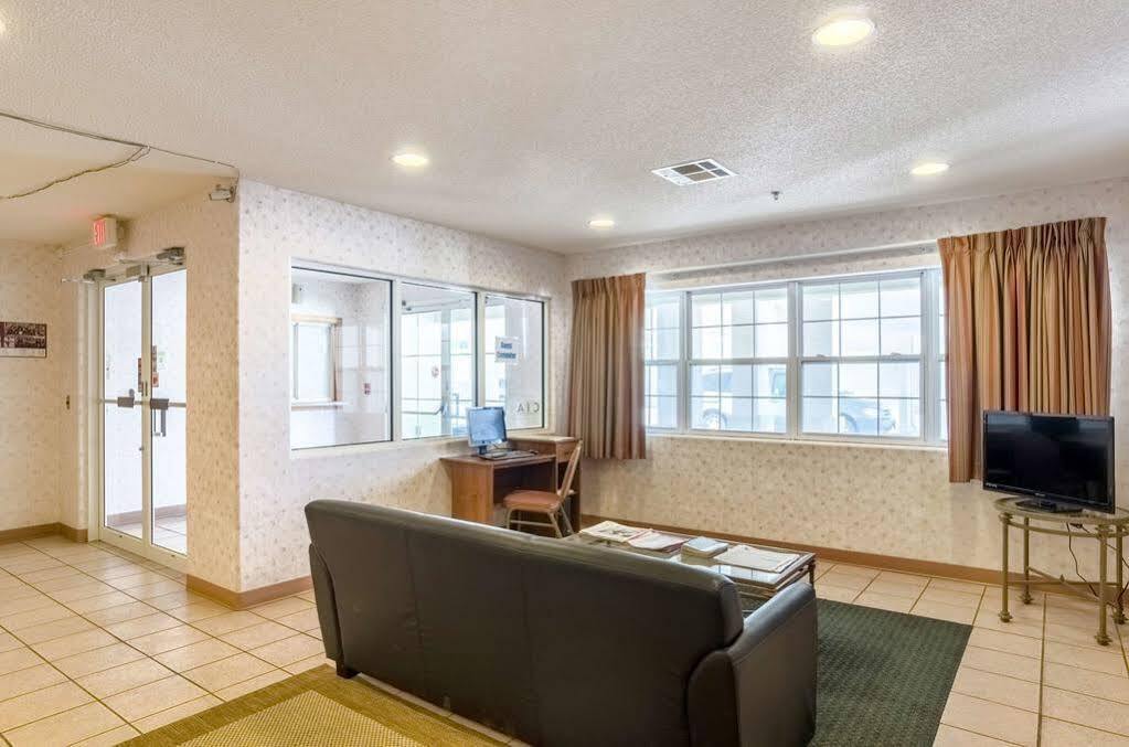 Travelodge By Wyndham Chadron Kültér fotó